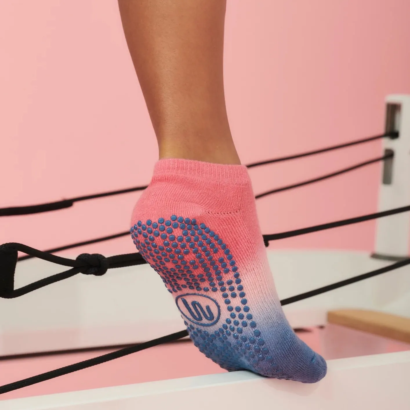 Classic Low Rise Grip Socks - Ombre Tie-Dye (Barre / Pilates)