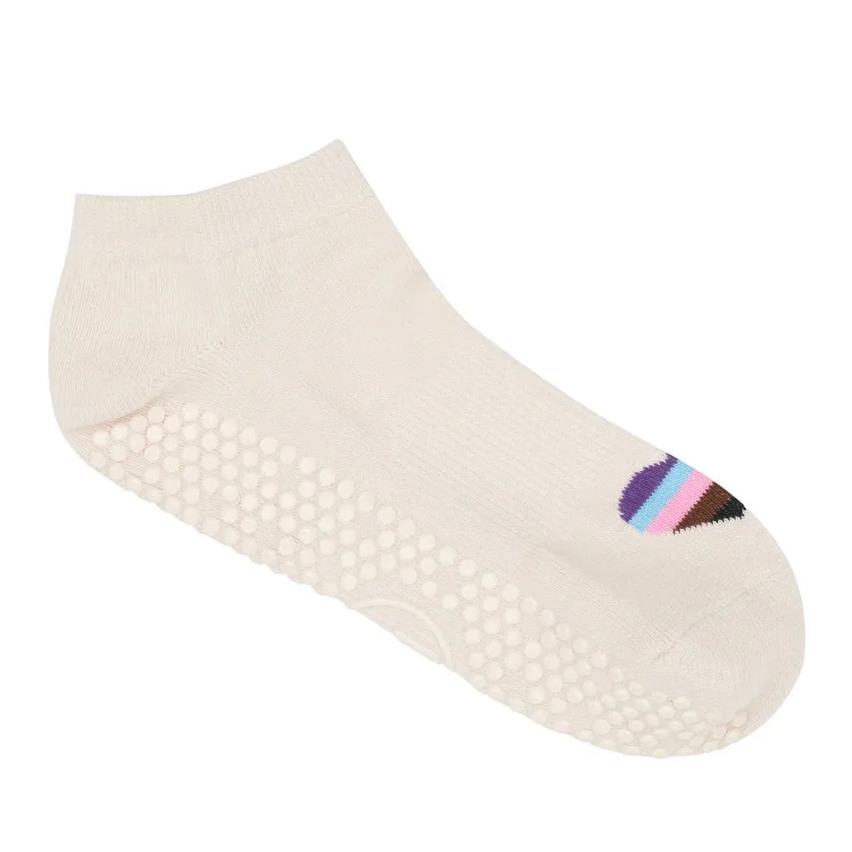 Classic Low Rise Grip Socks - Rainbow Heart (Barre / Pilates)