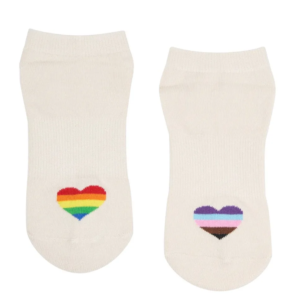 Classic Low Rise Grip Socks - Rainbow Heart (Barre / Pilates)