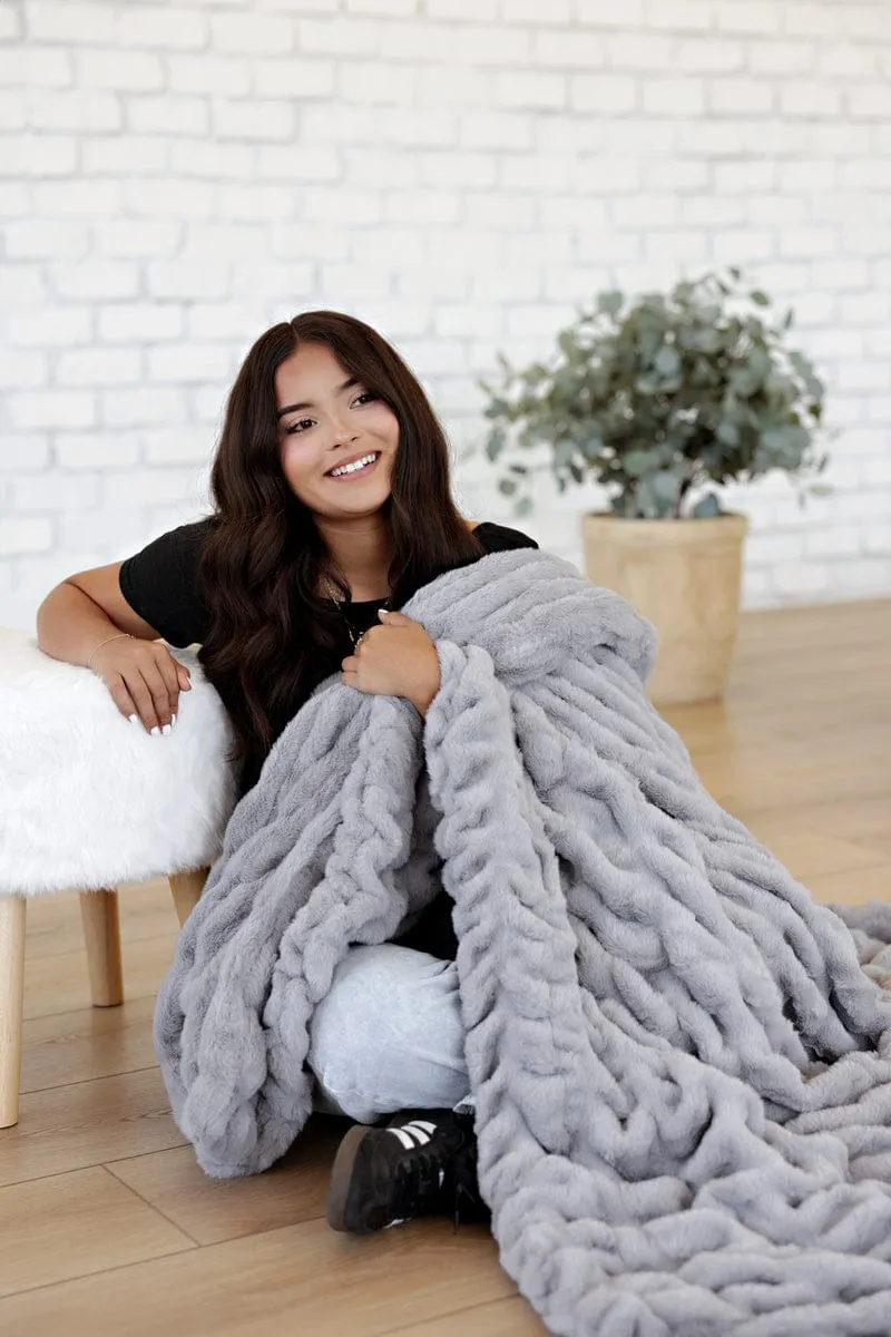 Cozy and Soft Gray Dawn Blanket for Ultimate Comfort