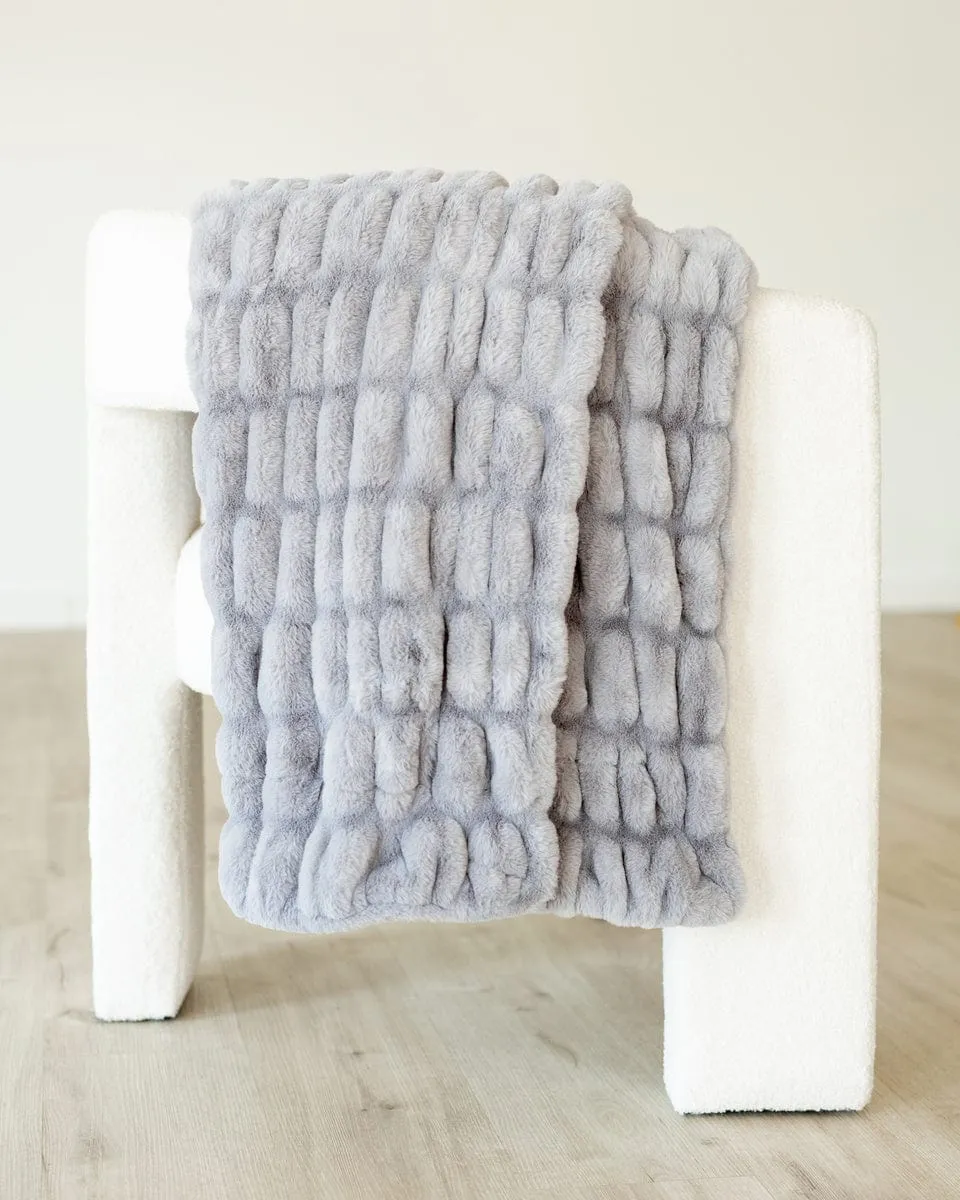 Cozy and Soft Gray Dawn Blanket for Ultimate Comfort